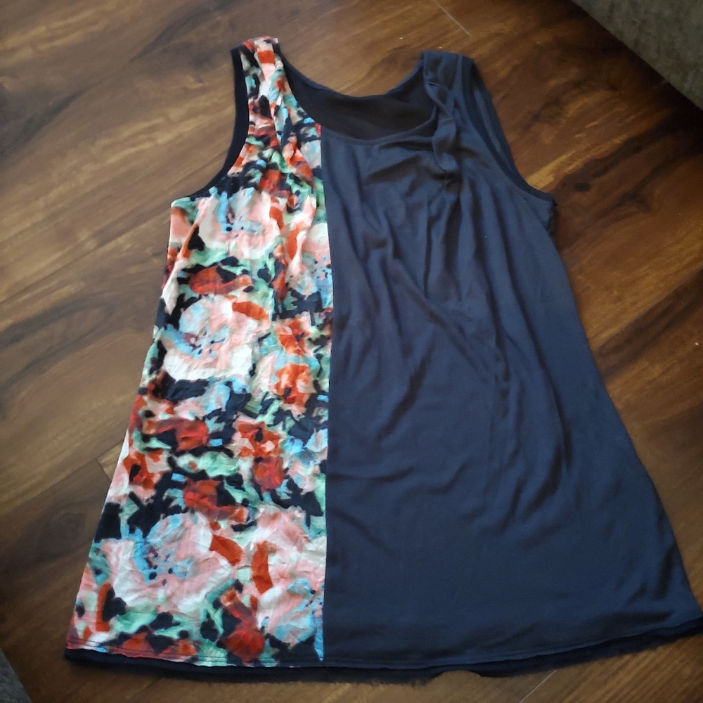 SimplyVera Vera Wang Navy Blue and Floral Pattern Tank Small